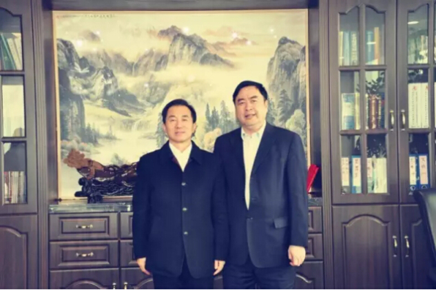 1496499593119824.jpg 3-赵振元董事长与陈放副主席在办公室亲切合影.jpg