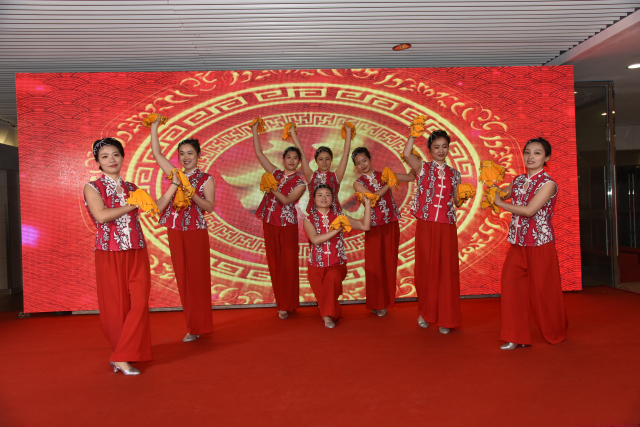 1496500791513094.jpg 4-华东分院舞蹈团开场舞《福门开 好运来》.jpg